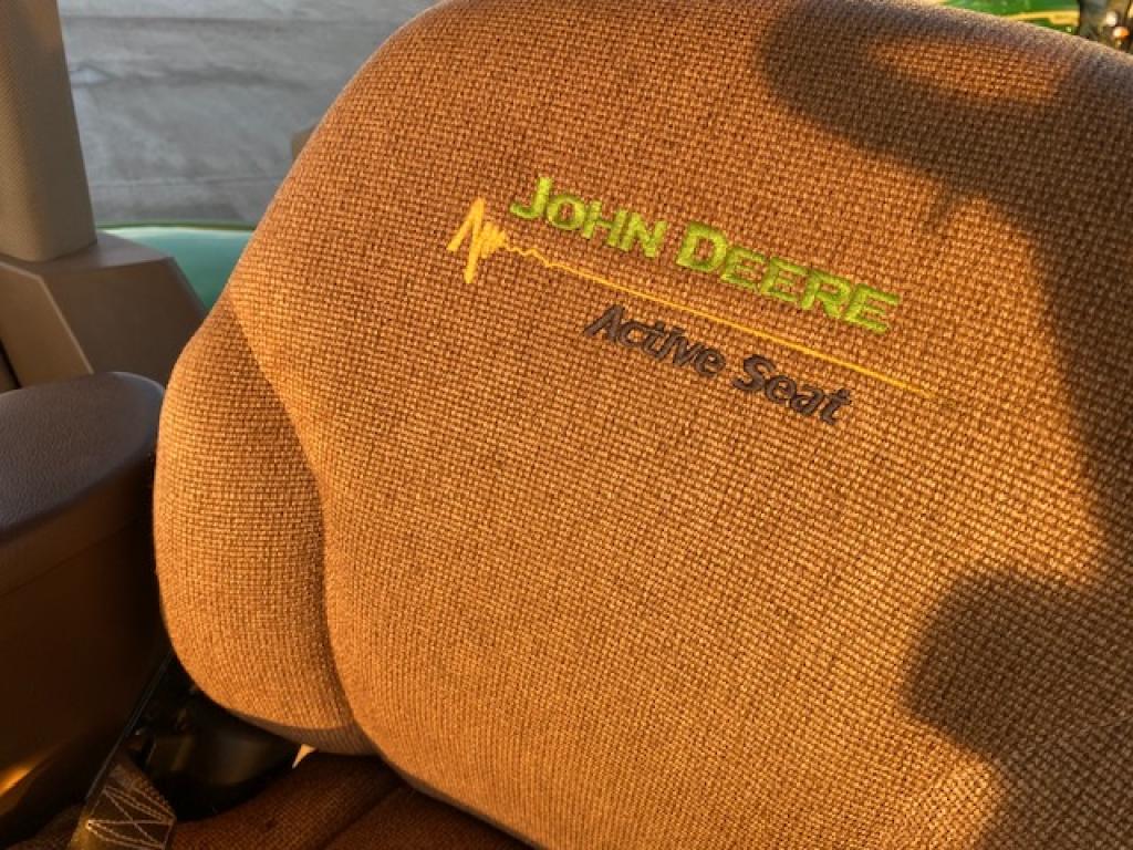 John Deere 8430