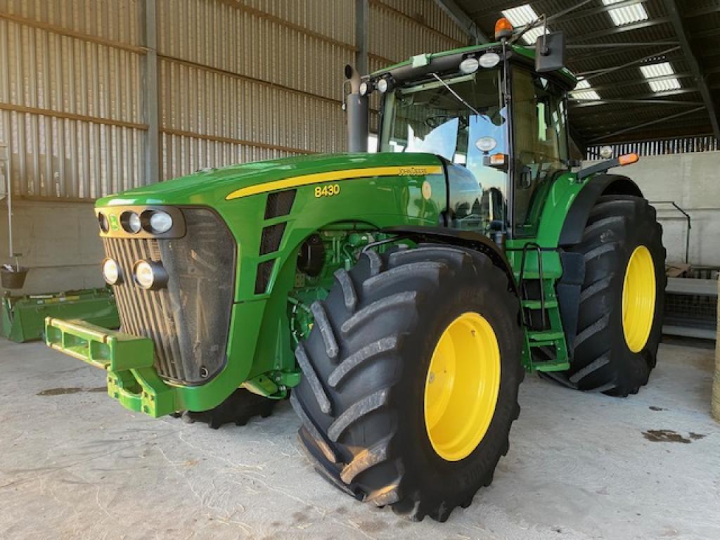John Deere 8430