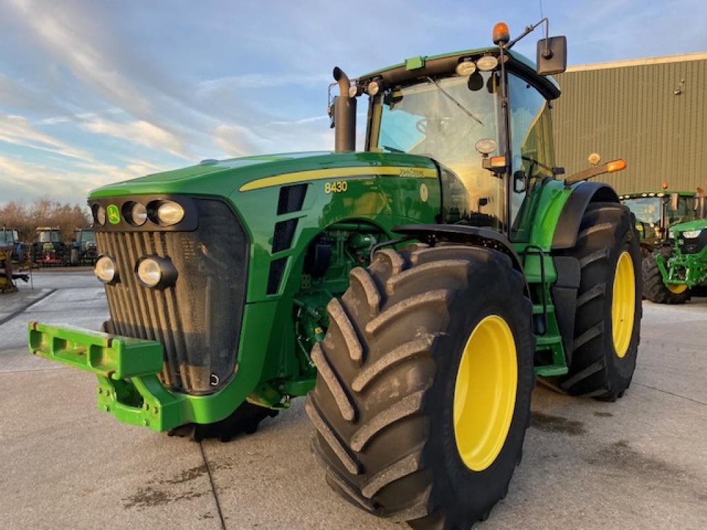 John Deere 8430