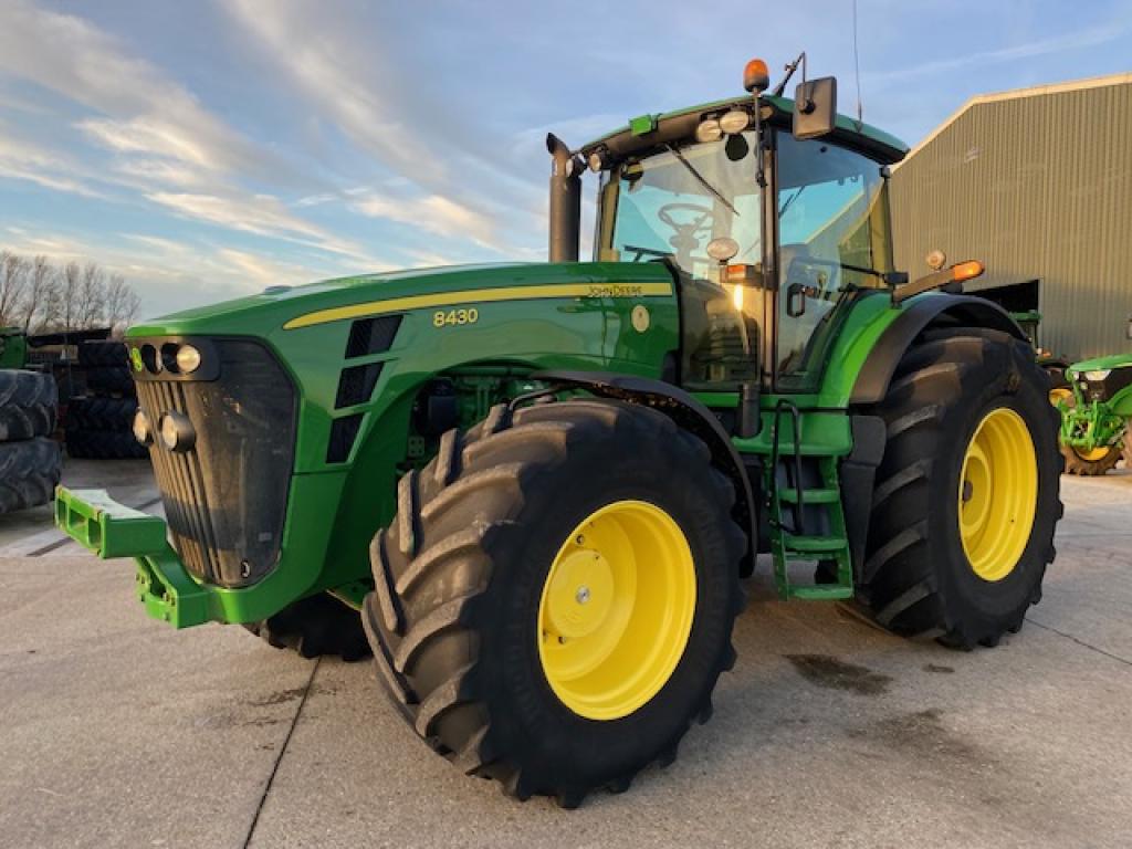 John Deere 8430