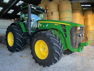 John Deere 8430