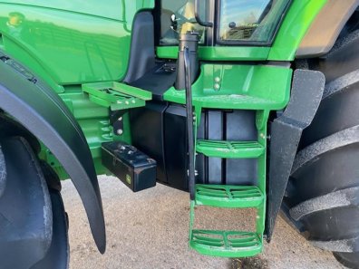 John Deere 8430