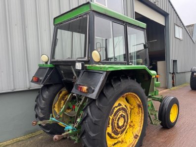John Deere 2130
