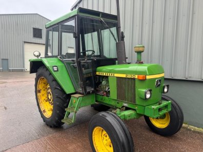 John Deere 2130