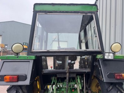 John Deere 2130
