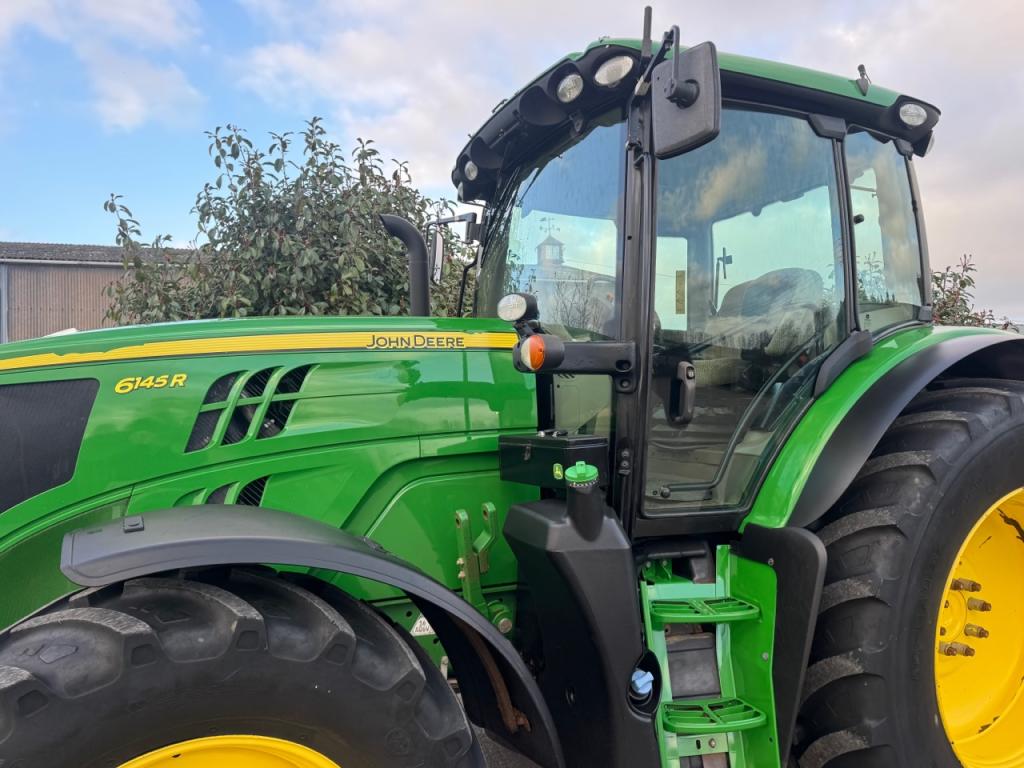 John Deere 6145R