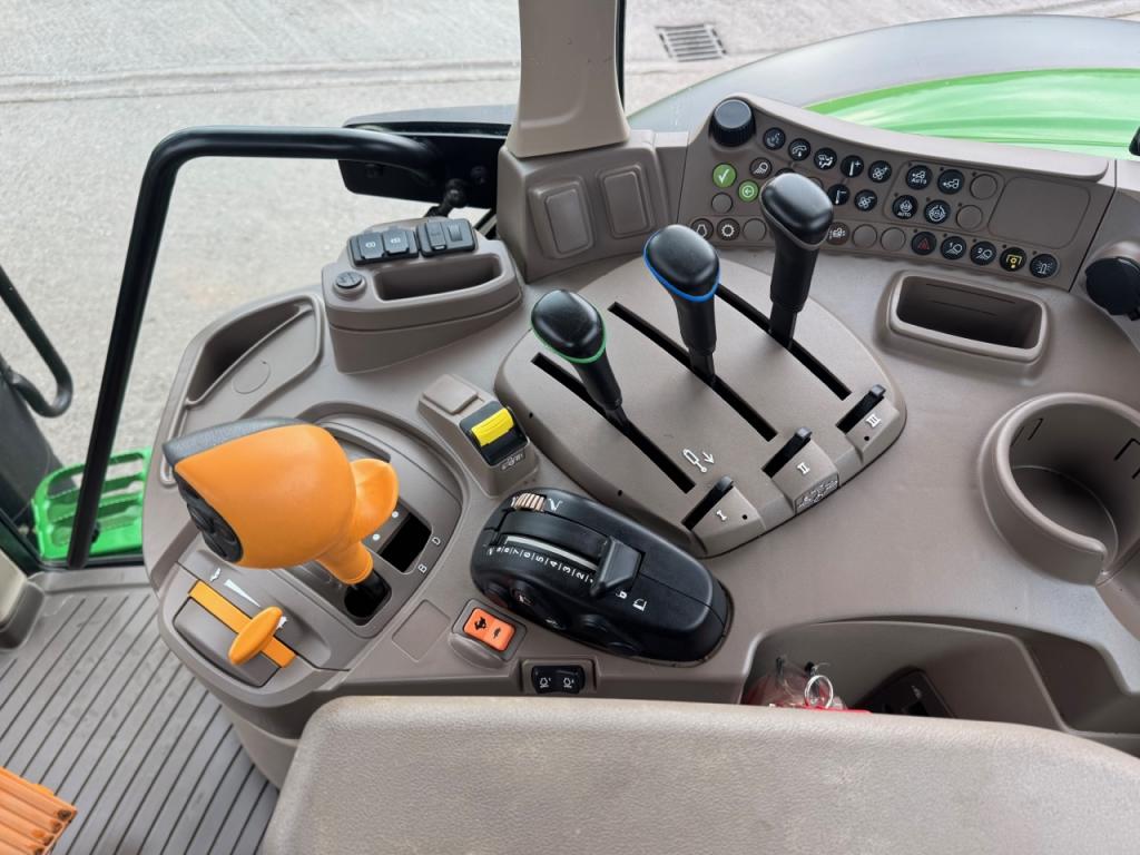 John Deere 6155M