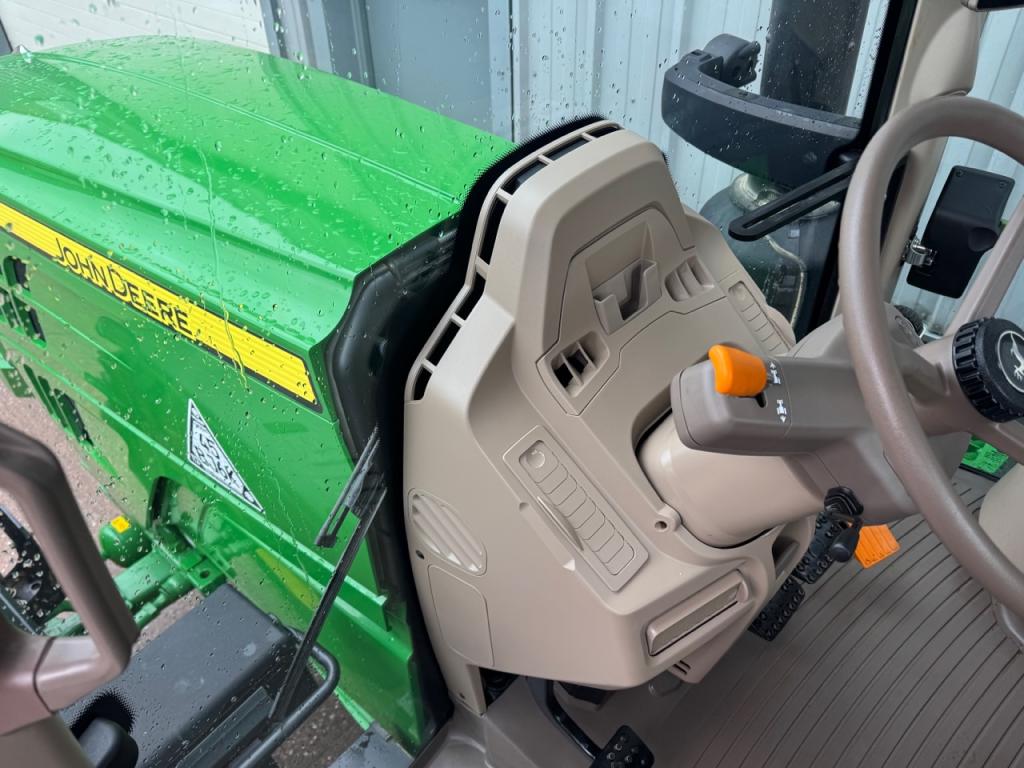 John Deere 6155M
