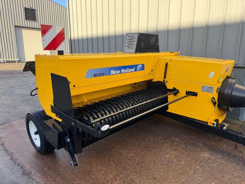 New Holland BC5070 baler
