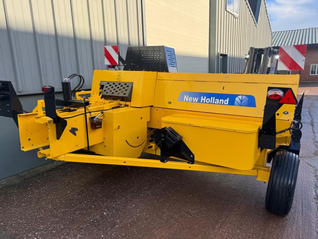 New Holland BC5070 baler