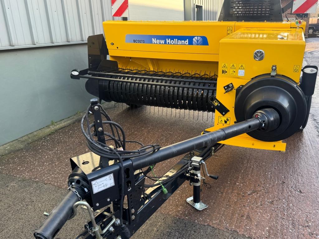 New Holland BC5070 baler
