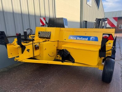 New Holland BC5070 baler
