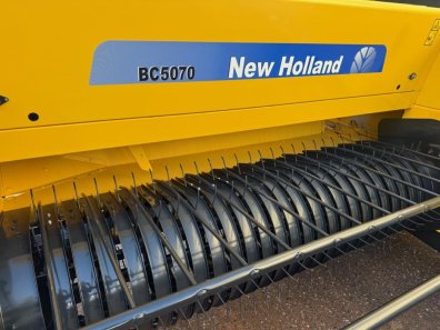 New Holland BC5070 baler