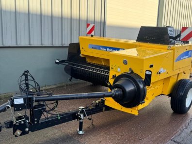 New Holland BC5070 baler