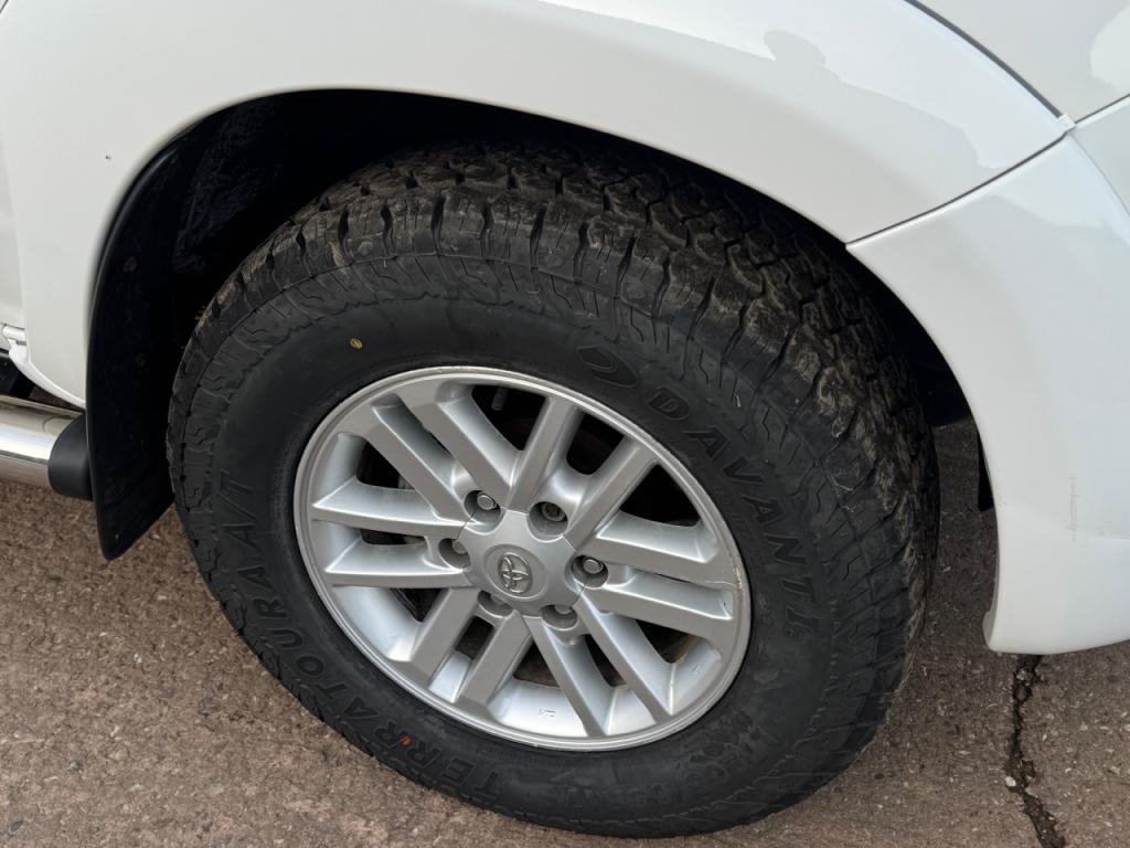 Toyota Hi-Lux Invincible 3.0 LT diesel