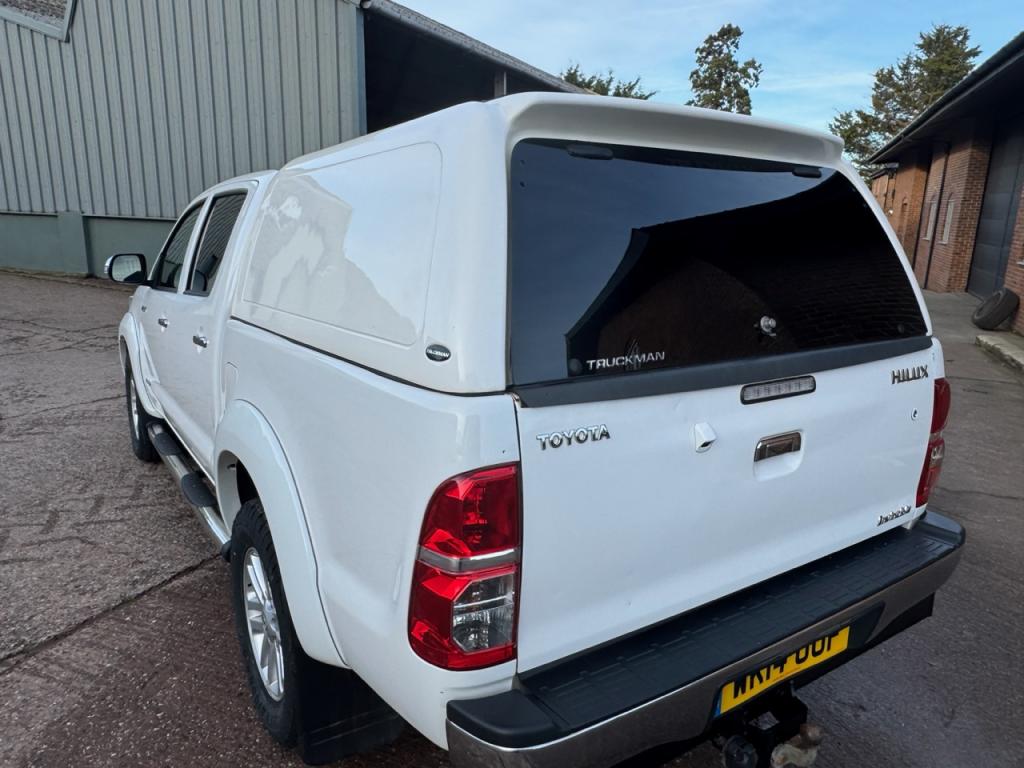 Toyota Hi-Lux Invincible 3.0 LT diesel