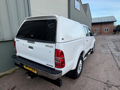 Toyota Hi-Lux Invincible 3.0 LT diesel