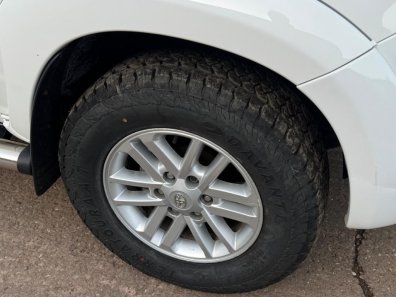 Toyota Hi-Lux Invincible 3.0 LT diesel