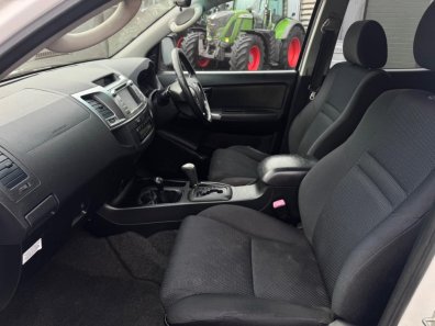 Toyota Hi-Lux Invincible 3.0 LT diesel