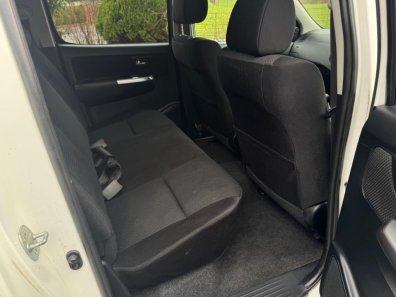 Toyota Hi-Lux Invincible 3.0 LT diesel