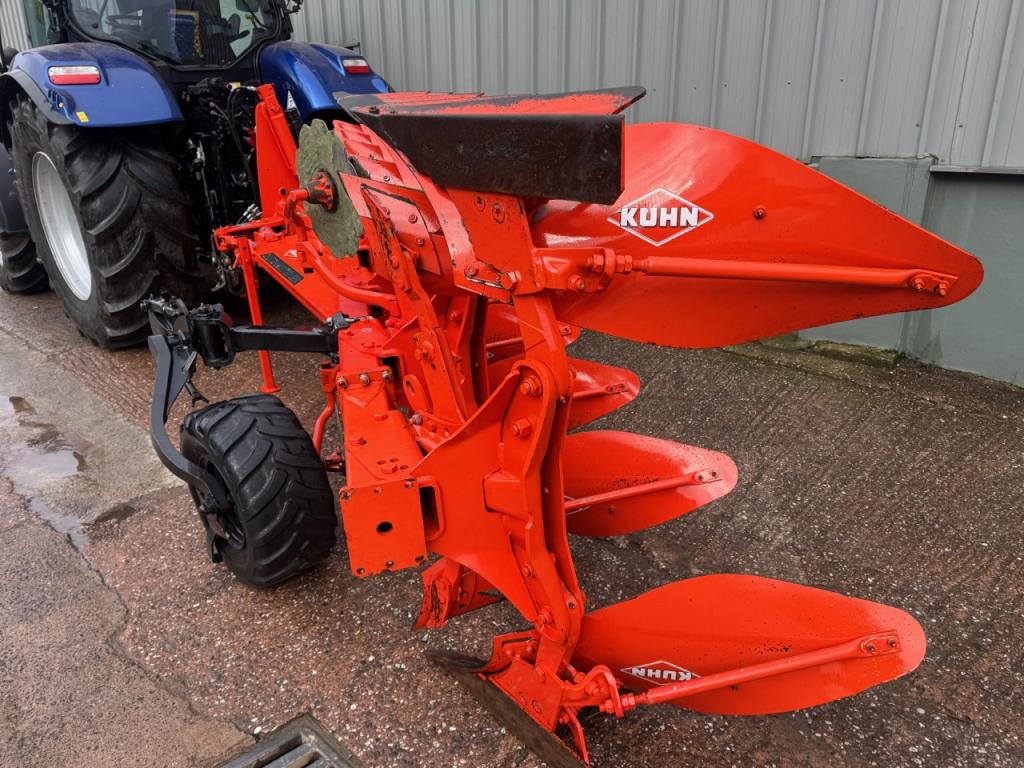 Kuhn Multi-Master MM123 4+1 furrow reversible plough