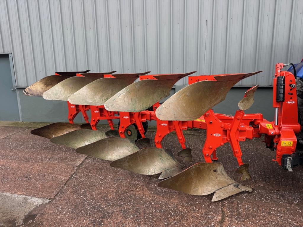 Kuhn Multi-Master MM123 4+1 furrow reversible plough