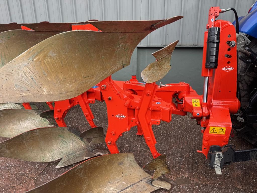 Kuhn Multi-Master MM123 4+1 furrow reversible plough