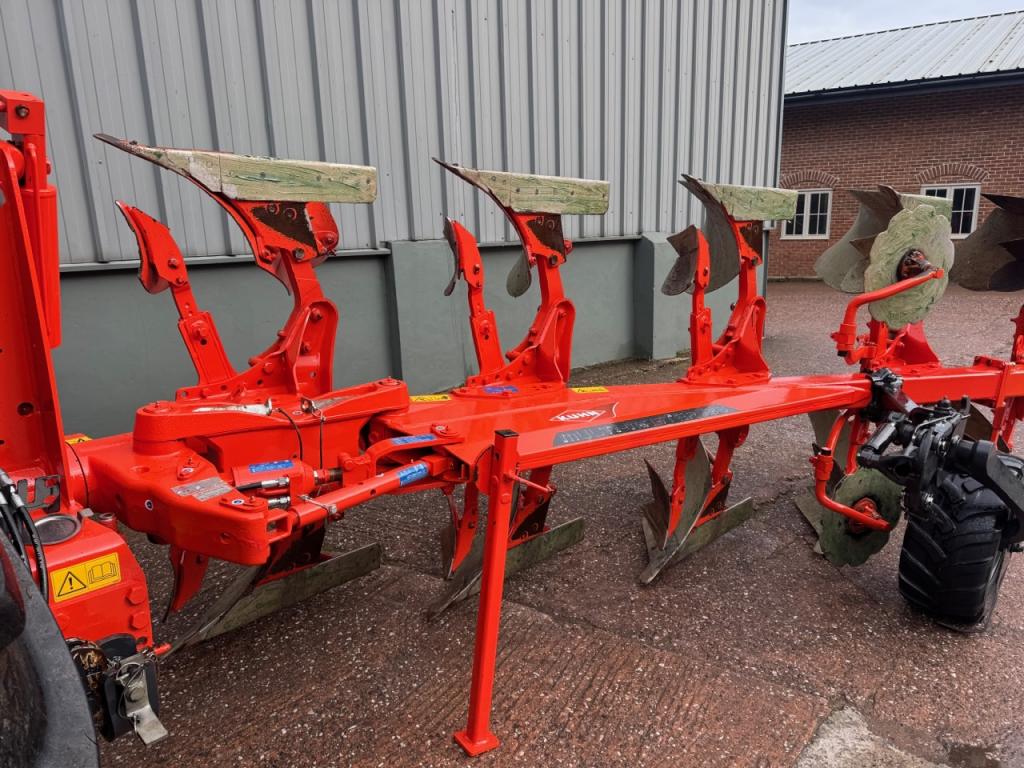 Kuhn Multi-Master MM123 4+1 furrow reversible plough