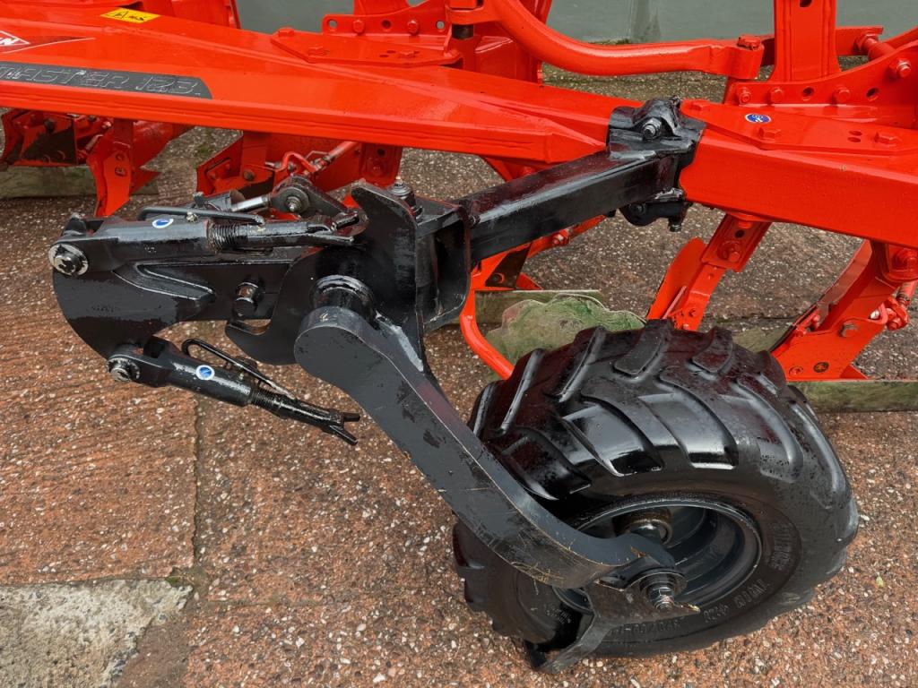 Kuhn Multi-Master MM123 4+1 furrow reversible plough