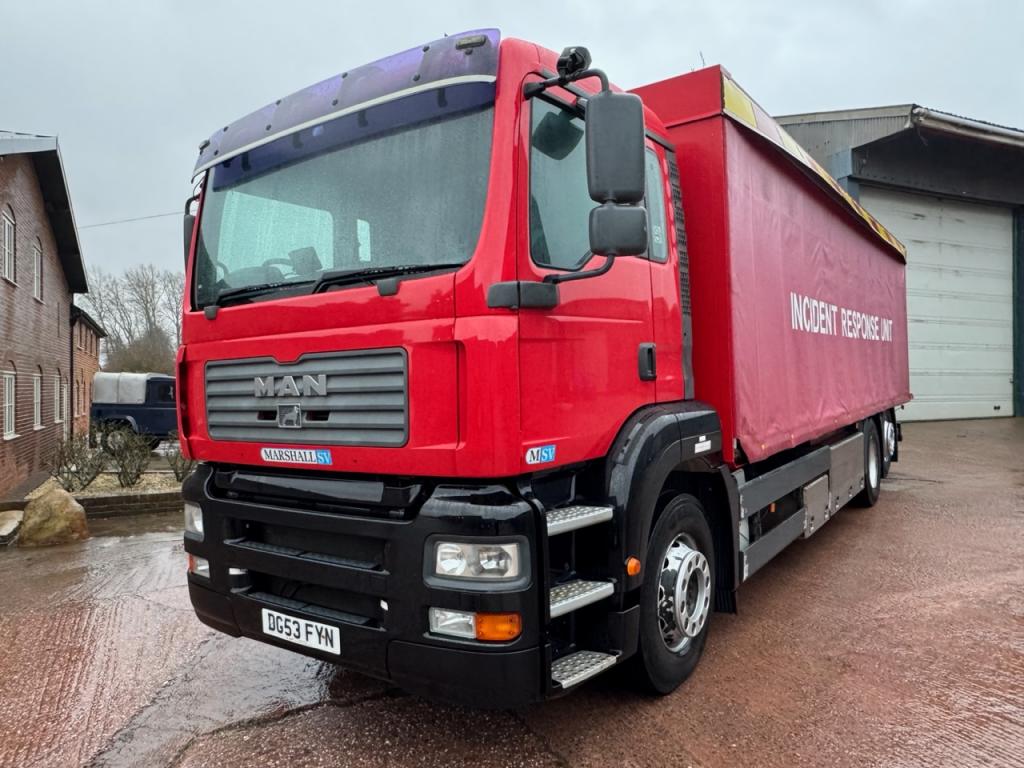 MAN TG-A 26.363 6x2 day cab lorry