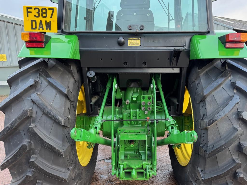 John Deere 3050
