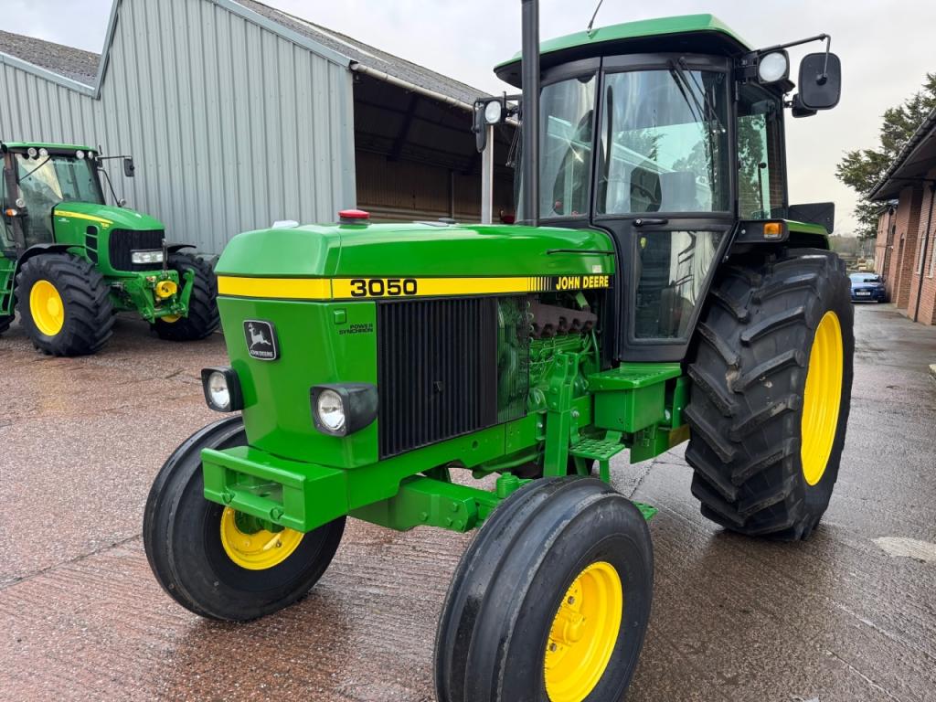 John Deere 3050