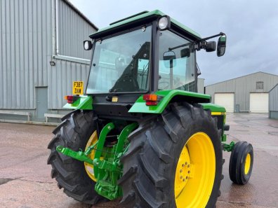 John Deere 3050