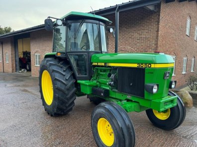 John Deere 3050