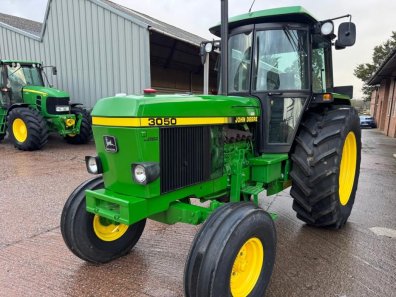 John Deere 3050