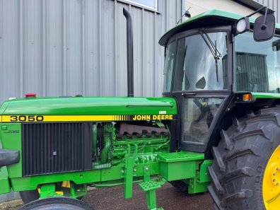 John Deere 3050