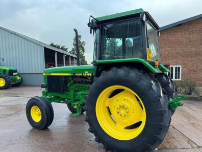 John Deere 3050