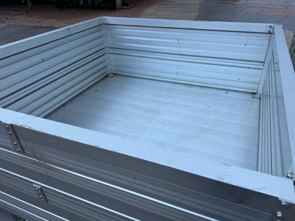 Aluminium drop side body
