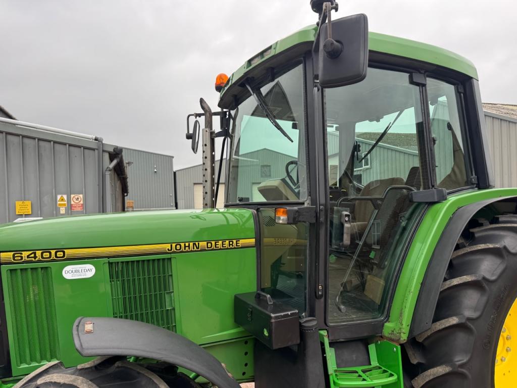 John Deere 6400