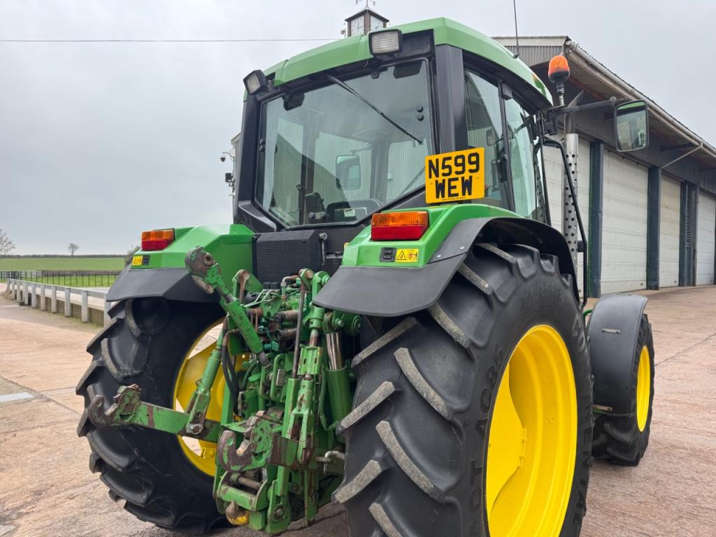 John Deere 6400