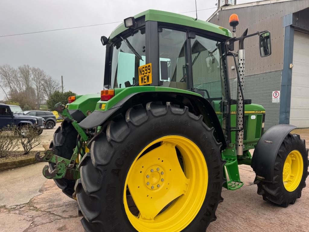 John Deere 6400