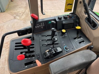 John Deere 6400