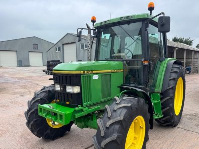 John Deere 6400