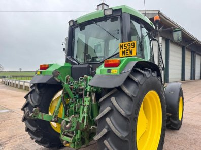 John Deere 6400