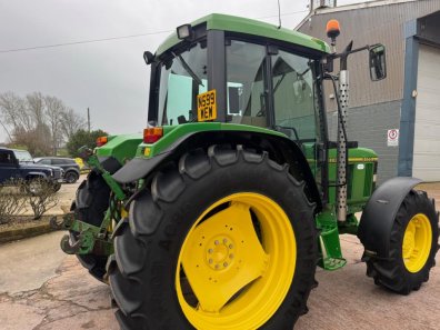 John Deere 6400