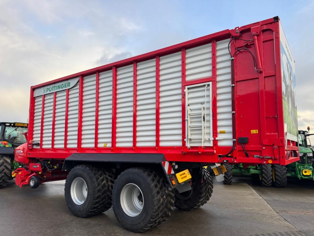 Pottinger Jumbo 7220 L Combline forage wagon