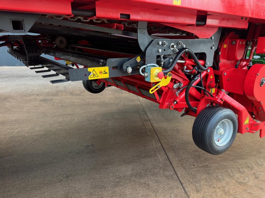 Pottinger Jumbo 7220 L Combline forage wagon