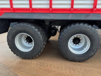 Pottinger Jumbo 7220 L Combline forage wagon
