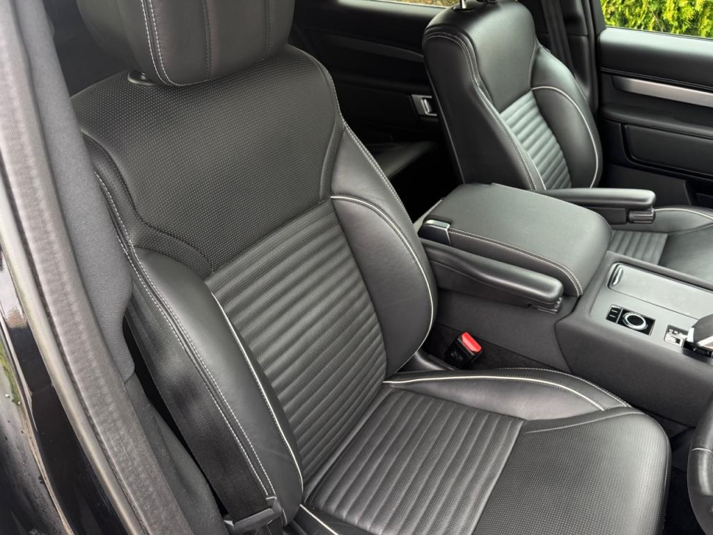 Land Rover Discovery HSE R-Dynamic Commercial D300 Diesel