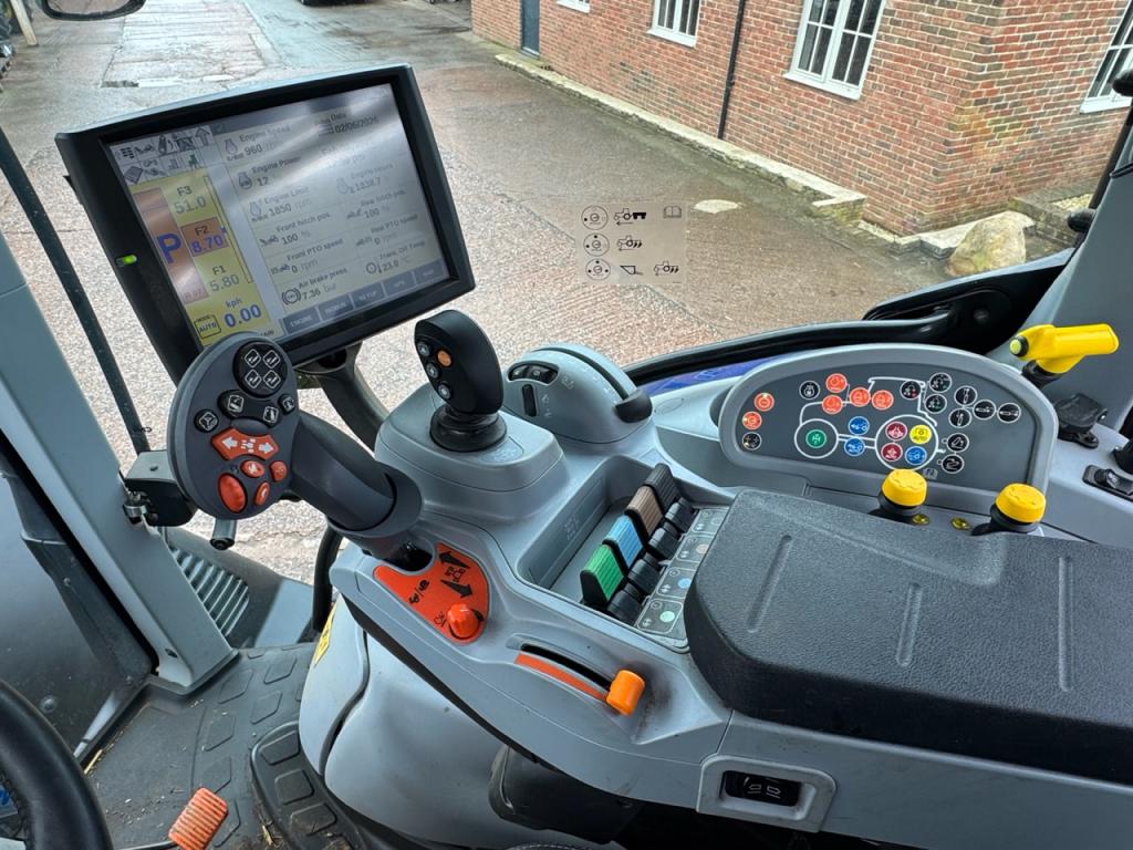 New Holland T6.180
